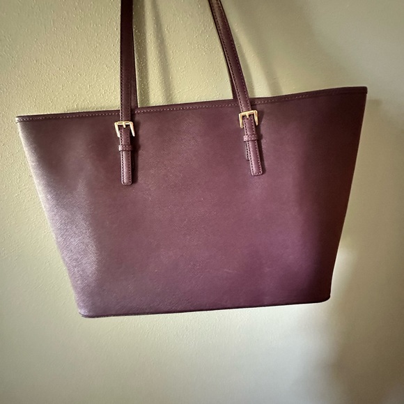 Micheal Kors - Picture 3 of 4